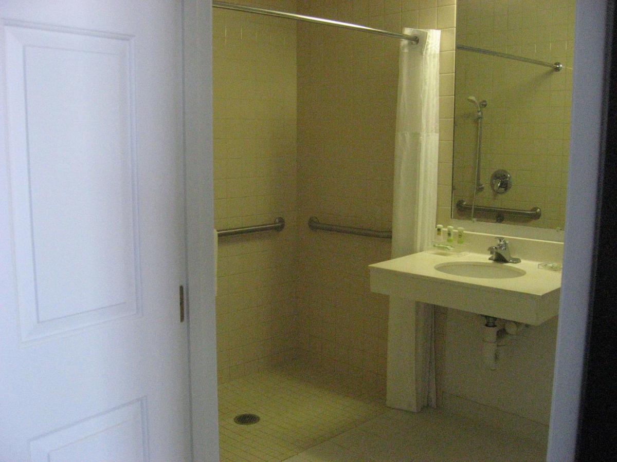 Country Inn & Suites By Radisson, Wausau, Wi Schofield الغرفة الصورة
